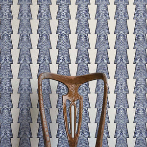Spot & Arrow Blue Wallpaper